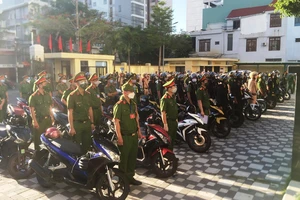 Công an Đà Nẵng ra quân 100% nhằm siết việc 'ai ở đâu thì ở đó'