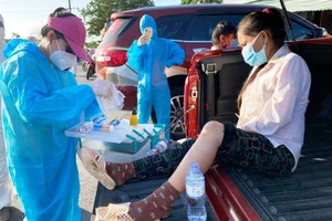 Người đi xe máy về quê sẽ được trung chuyển qua hầm Hải Vân miễn phí