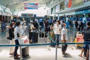 Đà Nẵng đón 406 người từ TP.HCM về quê miễn phí bằng máy bay