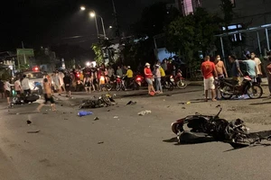 Ô tô đâm hàng loạt xe máy ở Hội An làm 3 người thương vong