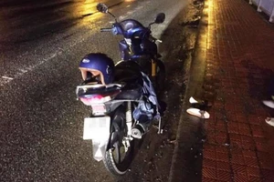 Giận chồng để xe, dép, số điện thoại trên cầu làm công an quần thảo tìm kiếm