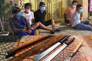 Ngăn chặn nhóm người mâu thuẫn trong quán nhậu định đánh nhau 