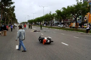 Đau lòng, 2 bé trai chạy xe SH tự ngã làm 1 bé tử vong tại chỗ