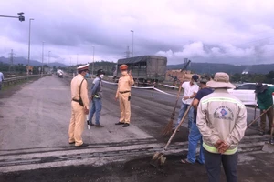 Công ty sửa chữa đường không báo, gây ùn tắc giao thông ở Đà Nẵng