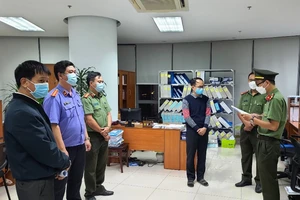 Bắt 1 chuyên viên ở Đà Nẵng nhận hối lộ