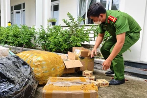 Đà Nẵng: Tạm giữ hơn hơn 2.800 gói thuốc lá ngoại không chứng từ