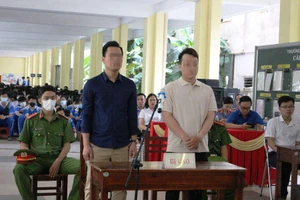 Mở phiên tòa giả định trong trường cấp 3 nhằm chống bạo lực học đường