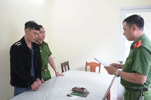 Bán luôn nhà được người khác nhờ đứng tên