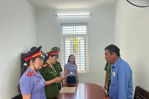 Bắt tạm giam người chồng đánh vợ nhập viện