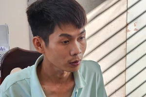 Dùng ná bắn vỡ kính ô tô trộm giấy tờ rồi đòi tiền chuộc