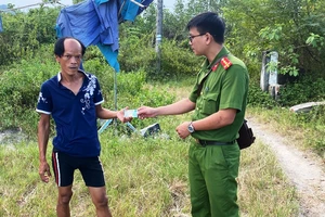 Người đầu tiên trong 'gia đình rất khác' ở Đà Nẵng có CCCD