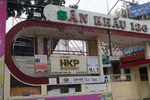 Di dời sân khấu 126 để lấy chỗ xây nhà ga metro