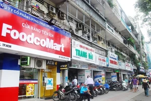 Không dễ trục xuất doanh nghiệp ra khỏi chung cư