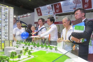 Nhộn nhịp giao dịch bất động sản tầm trung 