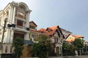 Phố nhà giàu khu Tây bất ngờ tăng giá mạnh