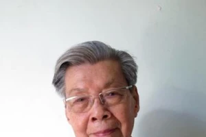 Đạo diễn kỳ cựu của 'Loan mắt nhung', 'Ông cố vấn' nguy kịch