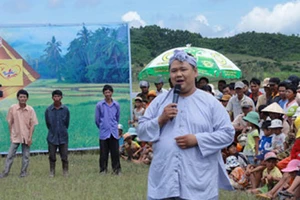 Lục lạc vàng tạm dừng phát sóng, sân khấu Sao Minh Béo vẫn diễn