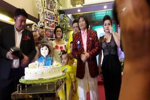 Nghệ sĩ Minh Vương tổ chức sinh nhật lớn kiểu live show