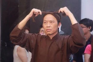 Danh hài Hoài Linh 'trả nợ ân tình' cho nghệ sĩ Vũ Linh