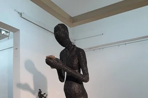 Điêu khắc trẻ trung, thời sự của ĐH Mỹ thuật TP 