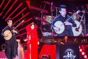 Tố My làm mới Dạ cổ hoài lang trên nền nhạc điện tử