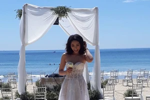 Hoa hậu Đặng Thu Thảo chụp ảnh cưới trên biển