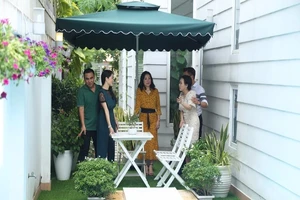 Vợ chồng Quyền Linh - Dạ Thảo khoe nhà triệu đô