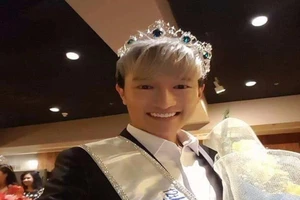 Nam vương đội vương miện như hoa hậu gây ầm ĩ nói gì?