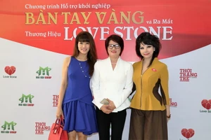 Nhiều nhà thiết kế, người mẫu nổi tiếng hỗ trợ 'đàn em'