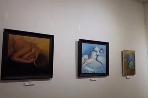 Xuân thì 2 - tranh khỏa thân ló dạng