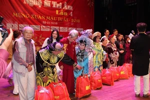 'Nghệ sĩ tri âm 2018' hỗ trợ nghệ sĩ nghèo ăn Tết