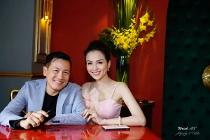 Nhà thiết kế Việt Hùng vạch trần hậu trường người mẫu