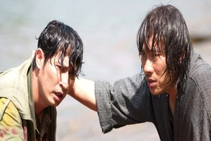 Vừa ra rạp, Lật mặt 3 đã bị quay lén