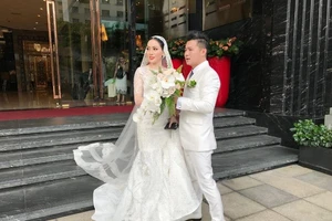 Ngắm siêu xe 15 tỉ và dàn sao 'khủng' trong đám cưới Lâm Vũ