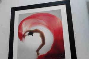 Cận cảnh triển lãm ảnh khỏa thân của nghệ sĩ Thái Phiên