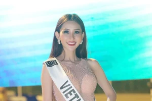 Chi Nguyễn đăng quang Hoa hậu châu Á thế giới 