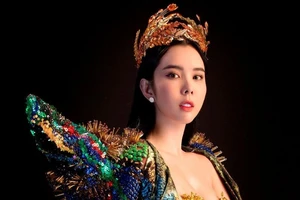 Huỳnh Vy đăng quang Hoa hậu Du lịch Thế giới 2018