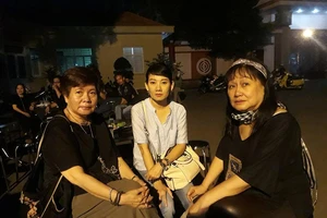 Nghệ sĩ tiễn đưa Lê Bình đêm cuối