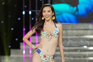 Thí sinh Miss World Việt Nam nóng bỏng với bikini