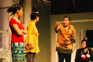 Hôm nay, sân khấu kịch SuperBowl chính thức đóng cửa