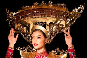 Á hậu Kiều Loan đội mấn chùa Cầu, áo gắn 2.000 bóng đèn LED