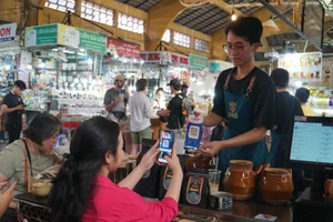 Cảnh giác với thủ đoạn đánh tráo mã QR ngân hàng 