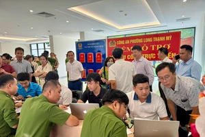 Ra mắt mô hình điểm 'Cung cấp dịch vụ công trực tuyến' tại TP Thủ Đức