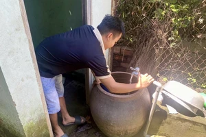 Nhân viên ghi nước báo tiền nước vài trăm nhưng thanh toán trên app hiển thị vài triệu đồng