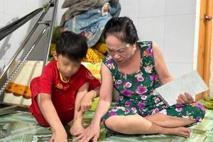 Giấc mơ đi học của bé trai 7 tuổi sẽ thành hiện thực vì đã có giấy khai sinh