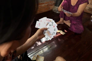 Dịp Tết đánh bài với số tiền nhỏ có bị xử lý hình sự không?