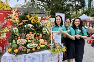 Công đoàn Viên chức TP.HCM trao tặng hàng nghìn phần quà dịp Tết 