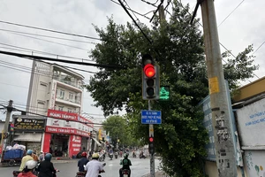 Theo quy định mới, chuyển hướng không bật đèn xi nhan bị phạt bao nhiêu?