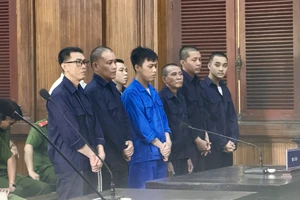 Rủ nhau mua đi, bán lại, 8 bị cáo lãnh án từ 16-20 năm tù