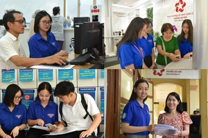 Áo xanh TP.HCM tiếp sức tại trung tâm phục vụ hành chính công